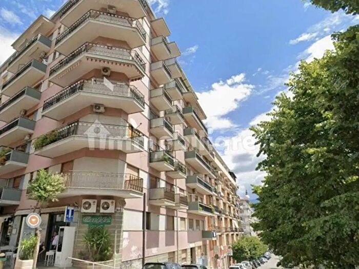 Appartamento trilocale in vendita in Via Carlo Cattaneo, Cosenza