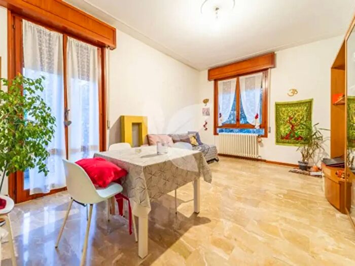 Appartamento trilocale in vendita in Via La Spezia, Parma