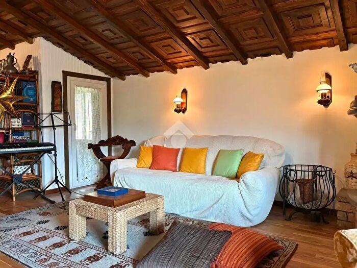 Appartamento trilocale in vendita in Via Vittorio Veneto, Piancogno