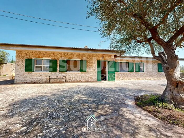 Casa trilocale in affitto in Strada Statale dei Trulli, Putignano