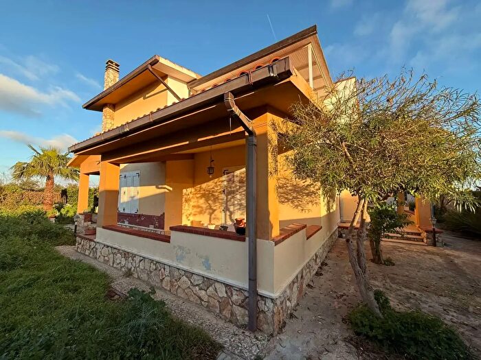 Casa con 15 locali in vendita in Mazara Del Vallo