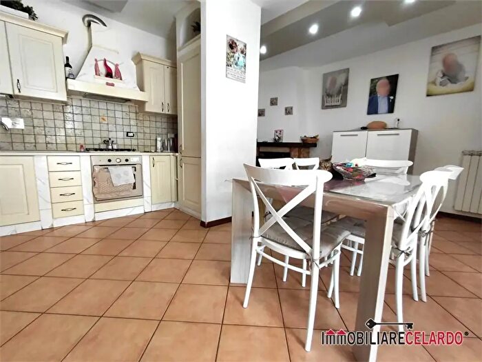 Appartamento trilocale in vendita in Colle Di Val D'Elsa
