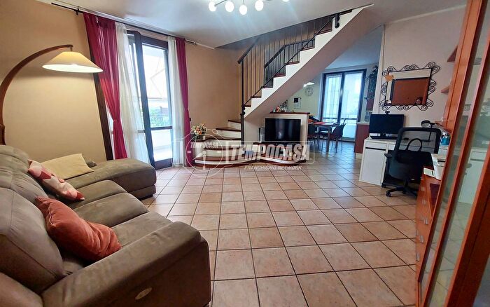 Appartamento trilocale in vendita in Agrate Brianza