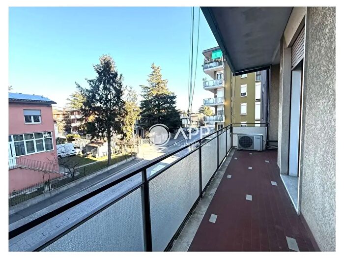 Appartamento trilocale in vendita in Via Gerolamo Induno, Padova