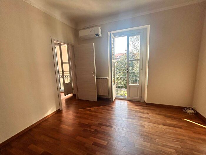 Appartamento quadrilocale in affitto in Via San Martino, Quadronno Crocetta, Milano