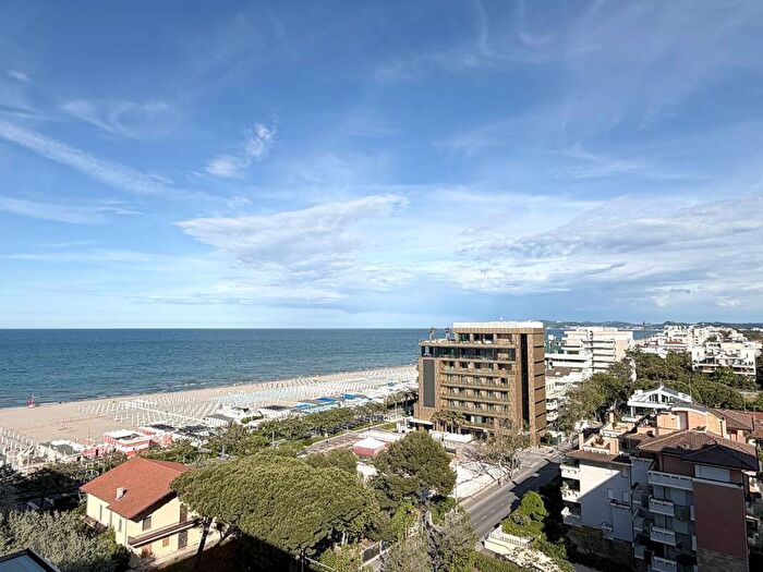 Appartamento con 5 locali in affitto in Viale Guglielmo Oberdan, Centro, Riccione