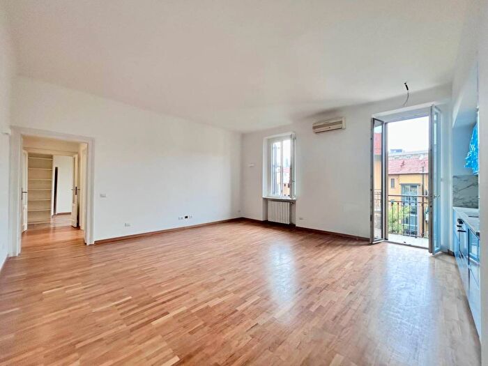 Appartamento trilocale in affitto in Via Bergamo, Cadore, Milano
