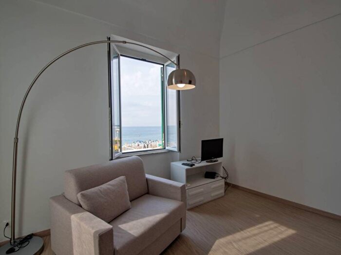 Appartamento con 5 locali in affitto in Via Santa Caterina, Centro, Varazze
