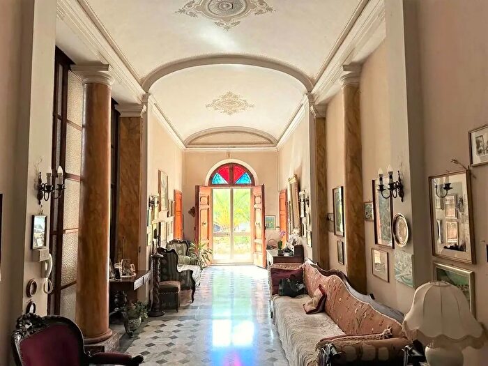 Casa con 18 locali in vendita in Fauglia