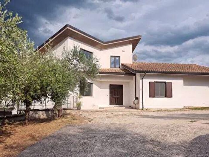 Casa con 6 locali in affitto in Località Visconti Nn, Centro, Fontechiari
