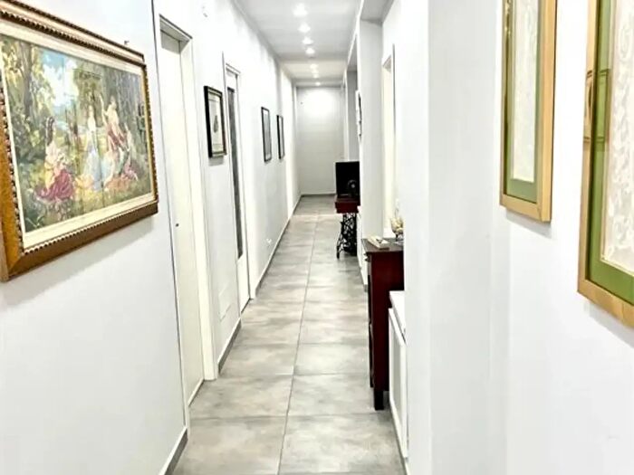 Appartamento con 5 locali in vendita in Via Sferracavallo, Palermo