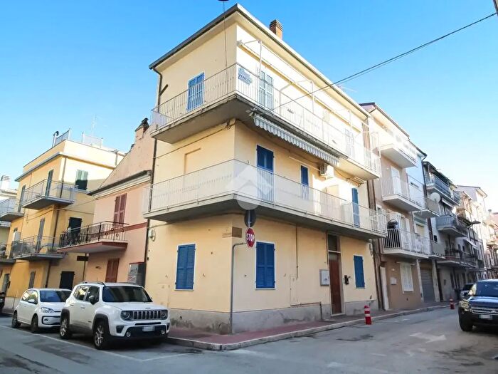 Appartamento trilocale in vendita in Via dei Piceni, Grottammare