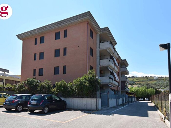 Appartamento trilocale in affitto in Via Strada Statale Sud, Vasto Marina, Vasto