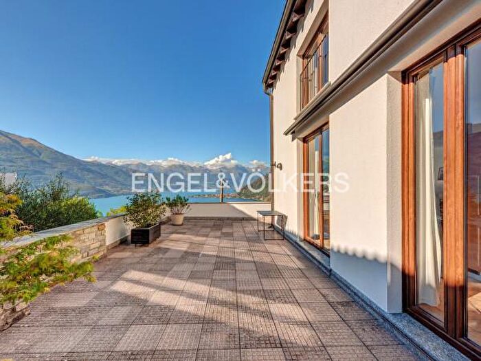 Appartamento trilocale in vendita in Bellano