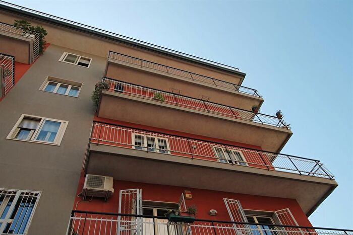 Appartamento con 6 locali in vendita in Via Ingegnere, Catania