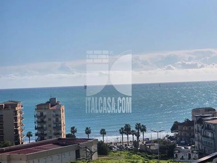 Appartamento trilocale in vendita in Corso Mazzini, Crotone