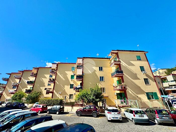 Appartamento trilocale in vendita in Prima Traversa Miliscola, Pozzuoli