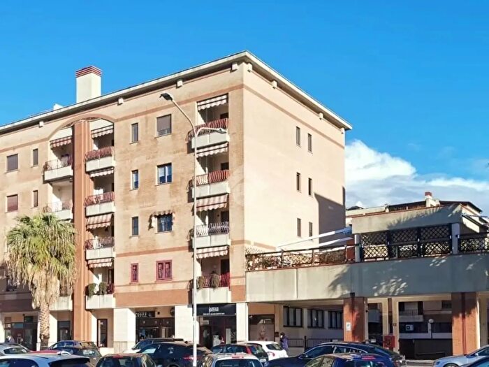 Appartamento trilocale in vendita in Via S Carlo da Sezze, Latina