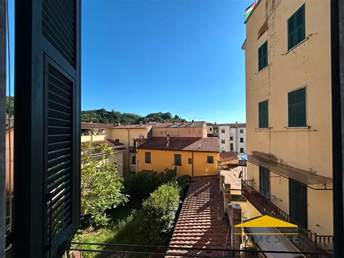 Appartamento quadrilocale in vendita in Carrara