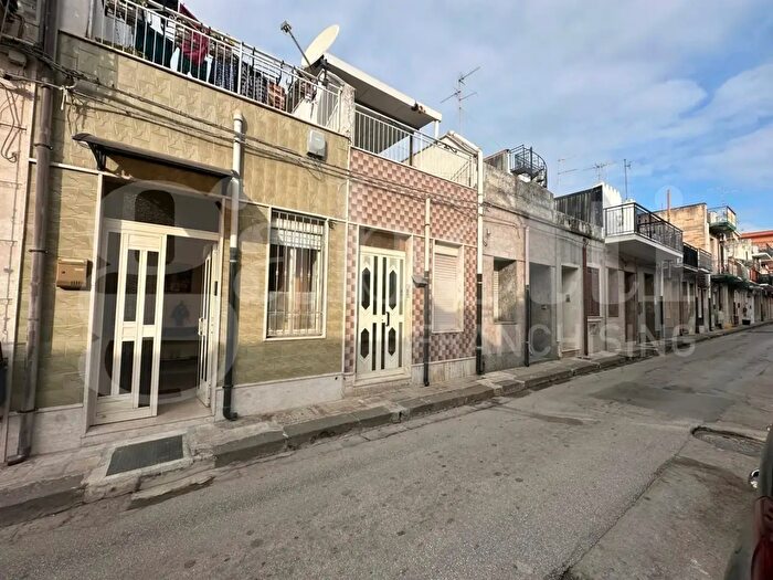 Casa quadrilocale in vendita in Floridia