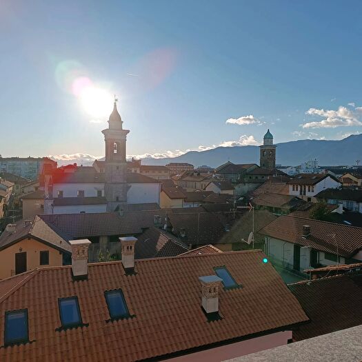 Appartamento con 6 locali in vendita in Via Montebello, Cirie