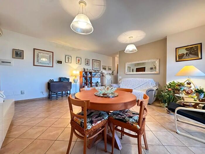 Appartamento trilocale in vendita in Via del Commercio, Monterotondo