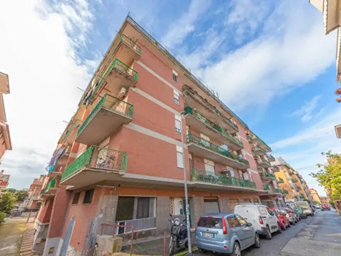 Appartamento trilocale in vendita in Via Umberto Maddalena, Ciampino