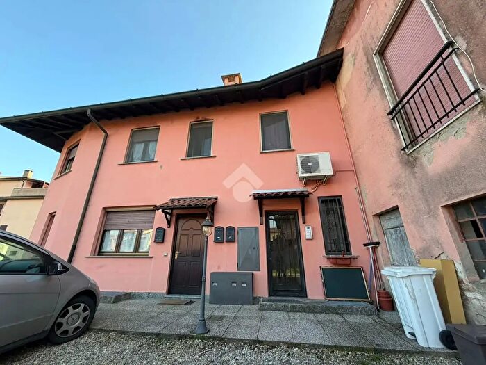 Appartamento trilocale in vendita in Via Gian Paolo Annoni, Motta Visconti