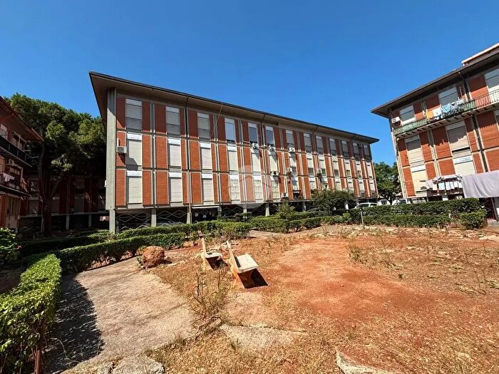 Appartamento quadrilocale in vendita in Largo Adranone, Palermo