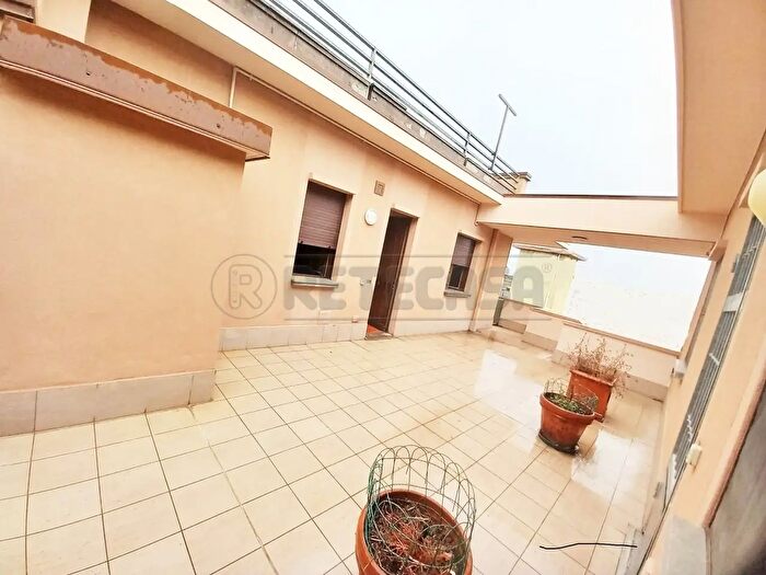Appartamento con 5 locali in vendita in Via Monte Tambura, Viareggio