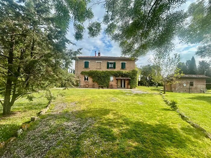 Casa con 10 locali in vendita in di Leonina, Asciano