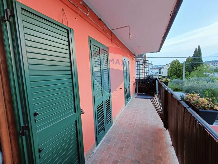 Appartamento con 6 locali in vendita in Via Castellata, SantEusanio Del Sangro