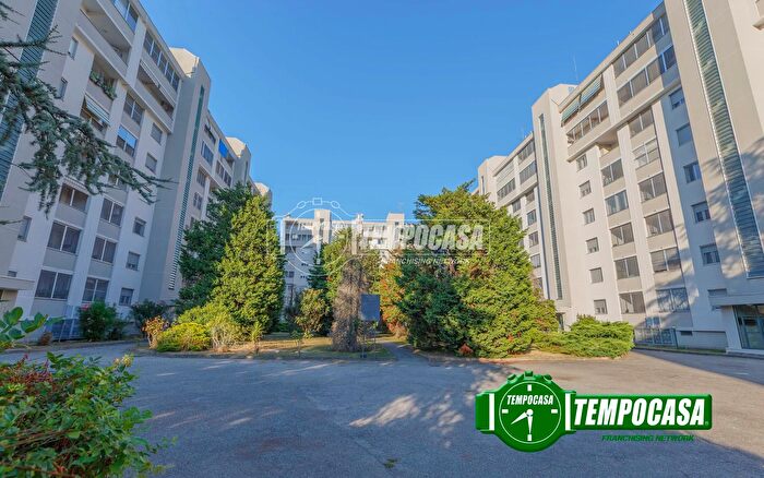 Appartamento trilocale in vendita in Via Aldo Moro, Locate Di Triulzi