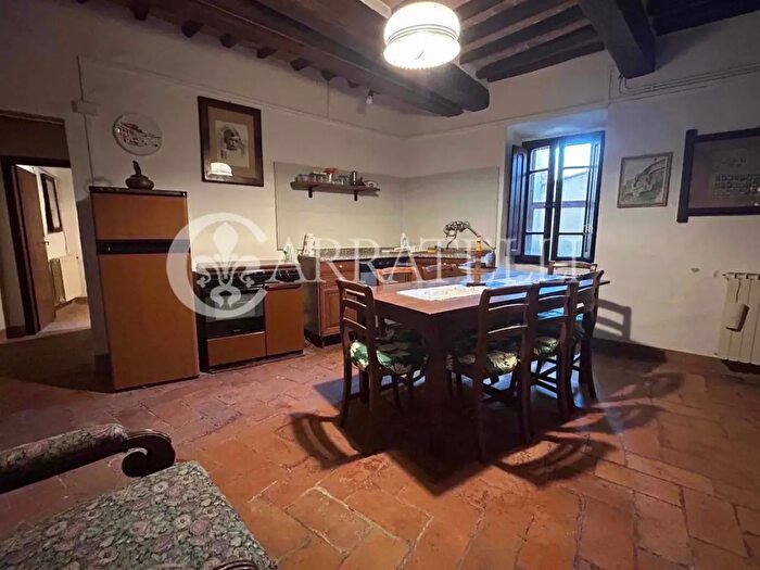 Appartamento con 5 locali in vendita in Via Finoglio, Cetona
