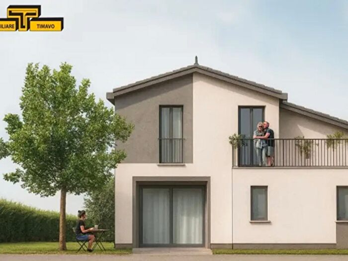 Casa quadrilocale in vendita in Via Palmiro Togliatti, Quattro Castella