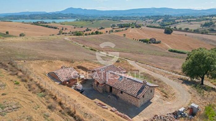 Casa con 6 locali in vendita in Località Le Borchie, Castiglione Del Lago