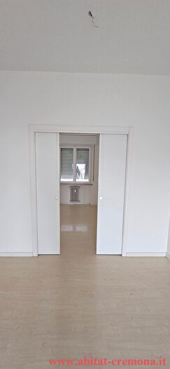 Appartamento trilocale in vendita in Via Garibotti, Cremona