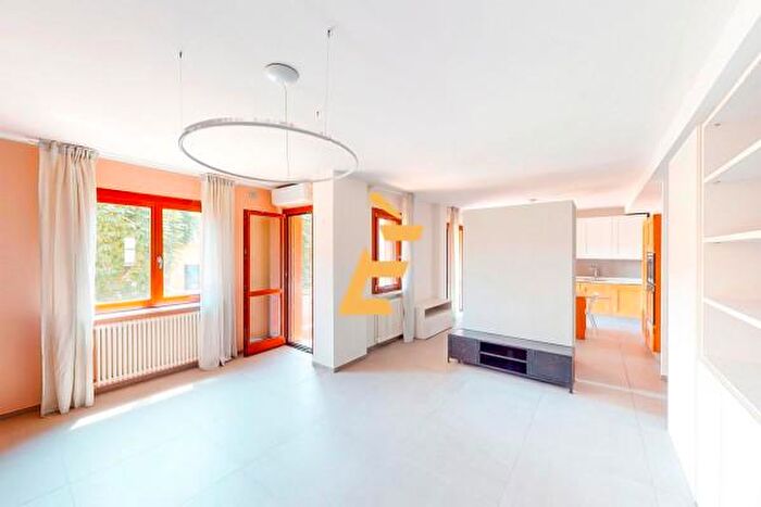 Appartamento trilocale in vendita in Via Vittorio Veneto, Valenza