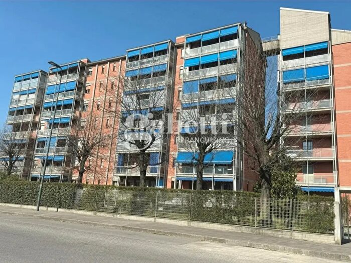 Appartamento con 5 locali in vendita in Corso Salvemini, Torino