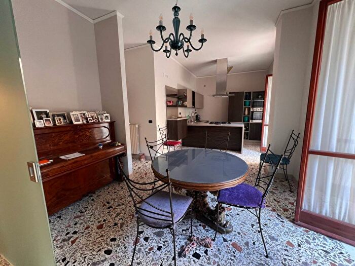 Appartamento trilocale in affitto in Via Demetrio Moscato, Carmine Alto, Salerno