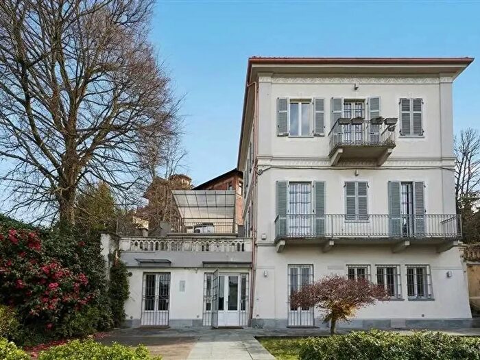 Appartamento con 5 locali in affitto in Via Luigi Gatti Bis, Torino