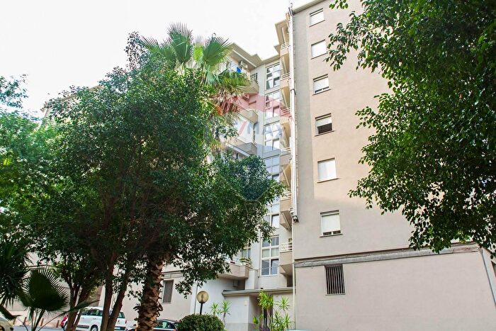 Appartamento quadrilocale in vendita in Via Eleonora dAngiò, Catania