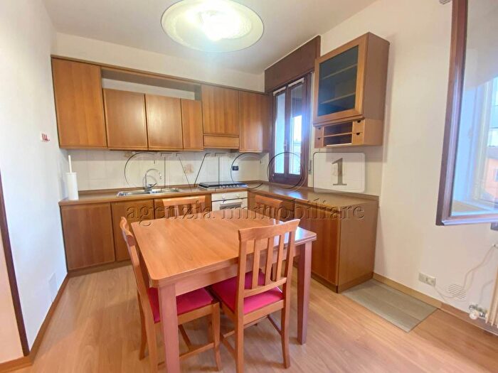 Appartamento trilocale in affitto in Via Italia Unita, Centro, Torri di Quartesolo