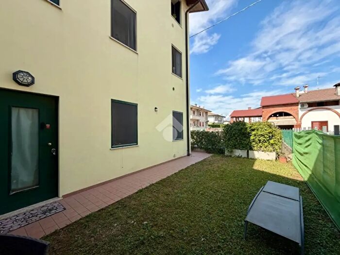 Appartamento trilocale in vendita in Via Canova, Isola Vicentina