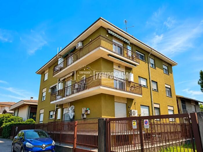 Appartamento trilocale in vendita in Via Monte Cervino, Busto Arsizio