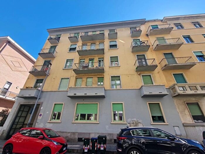 Appartamento trilocale in vendita in Via Tommaso Grossi Torino, Torino