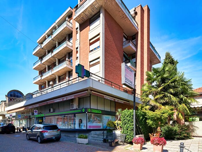 Appartamento con 5 locali in vendita in Via Malcotti, Lavena Ponte Tresa