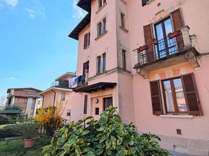 Appartamento trilocale in affitto in Via Brunico, Belforte, Varese