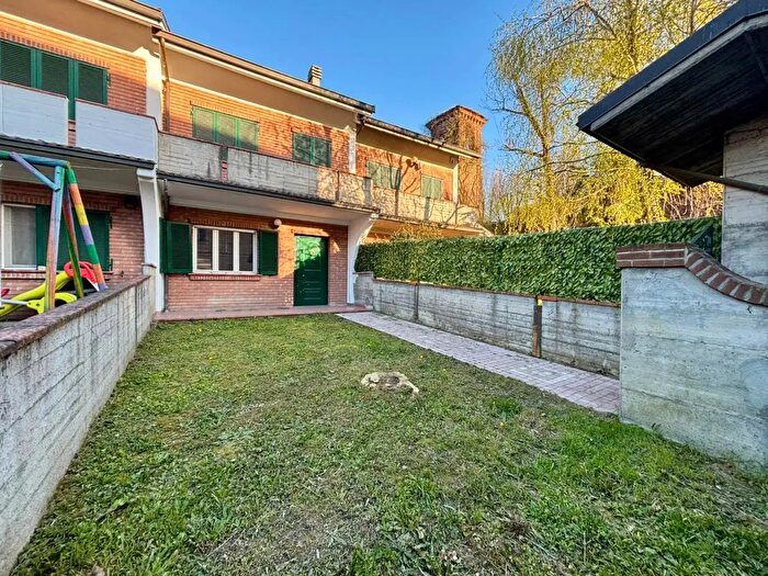 Casa con 5 locali in vendita in Strada Acqui, Alessandria
