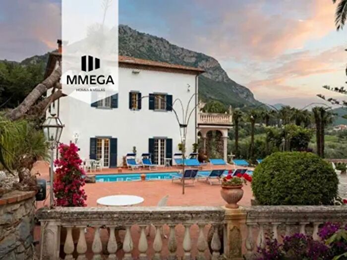 Casa con 6 locali in vendita in Via Provinciale, Giungano